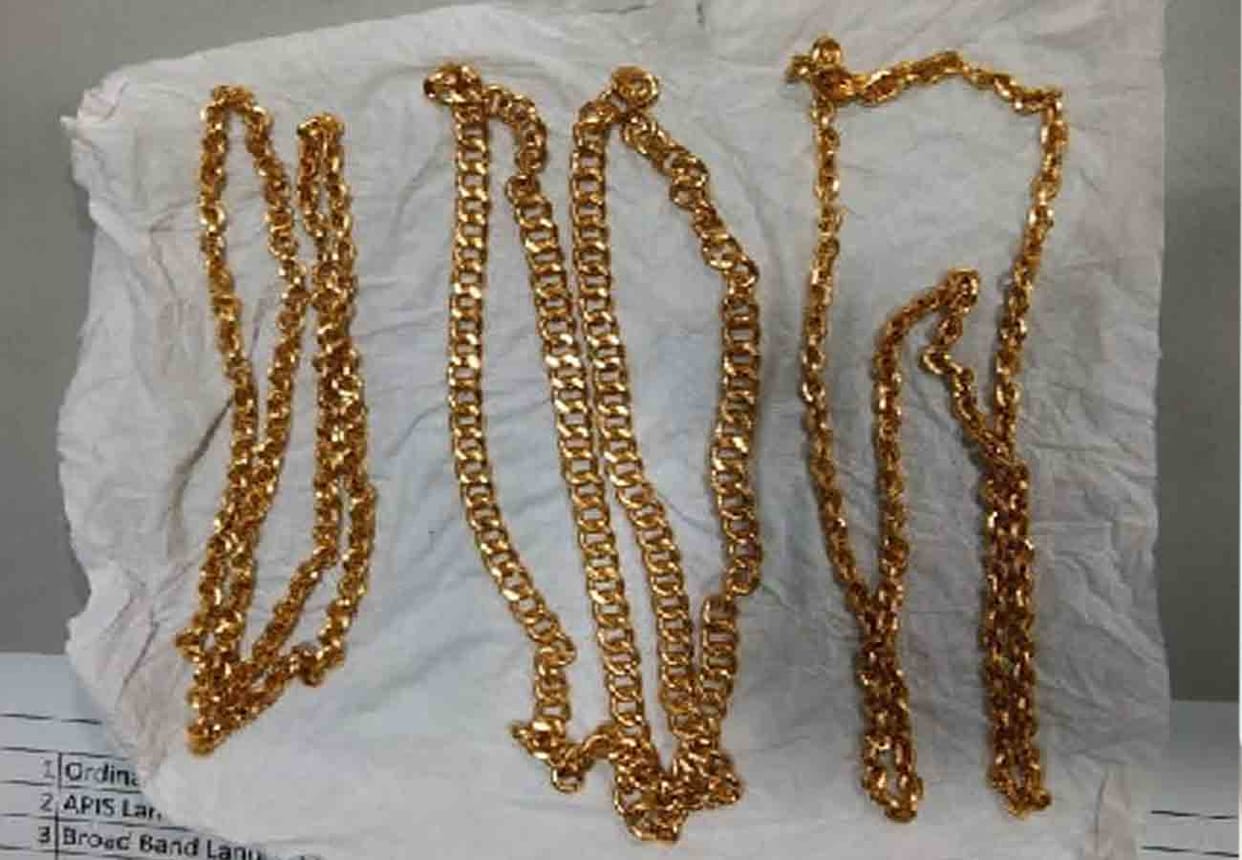 custom officer caught man with Gold in chocolate at airport