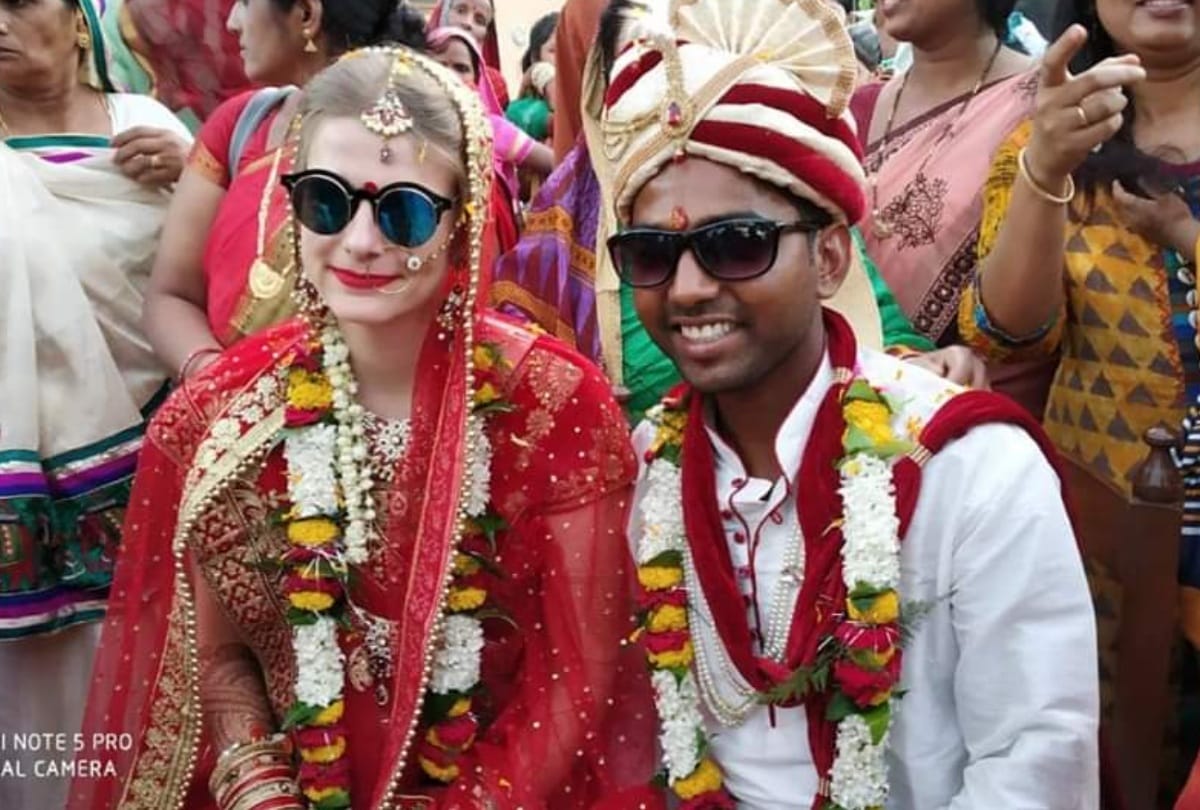 Uttar Pradesh maharajganj man marries german girl from hindu rituals love during studies