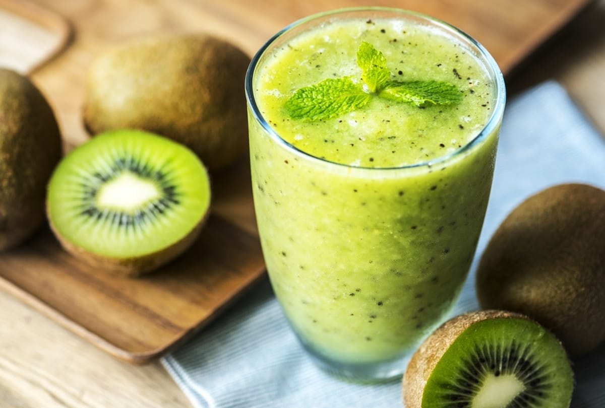 try kiwi lemonade recipe at home in 10 minutes and beat the heat