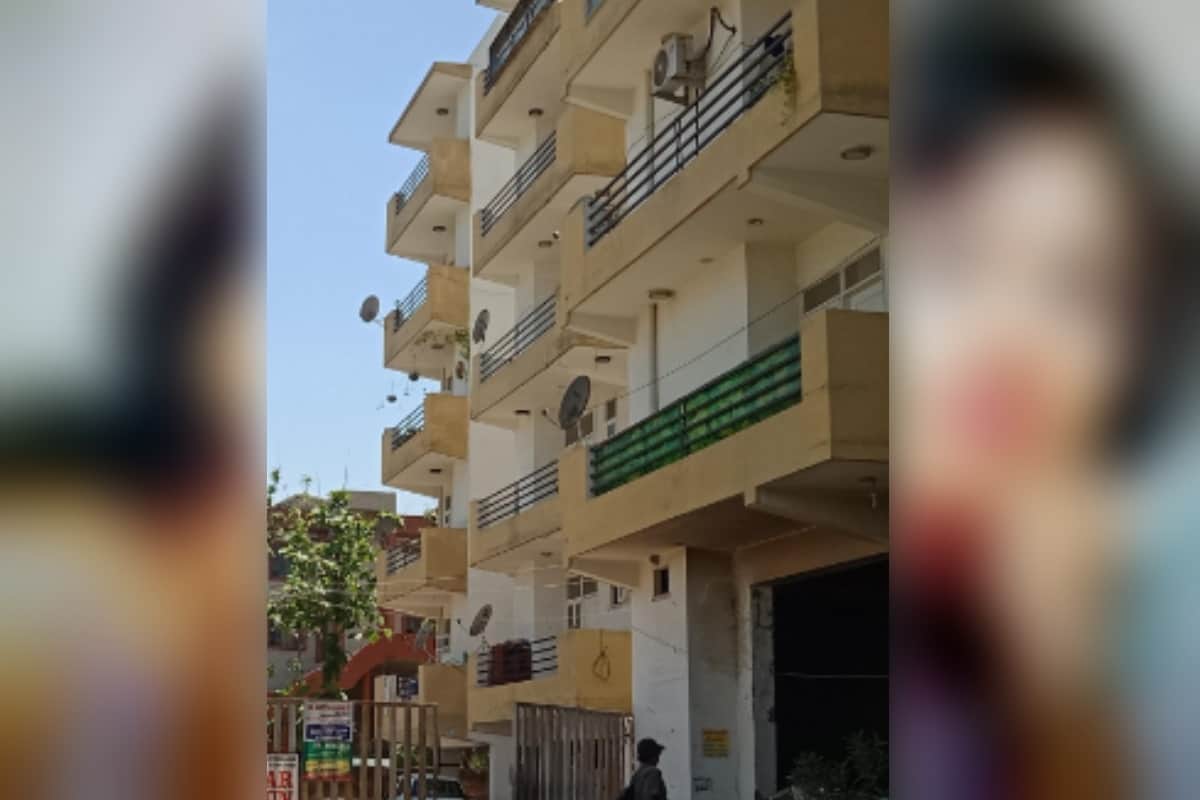 UP: woman dead body found wrapped in blanket in closed flat in Meerut