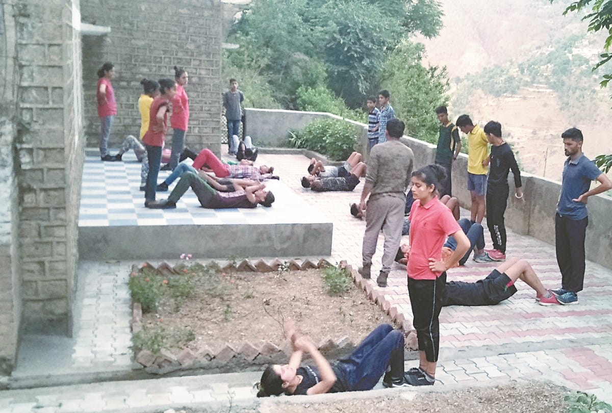 girls in sirmour doing physical training and exercises to join indian army