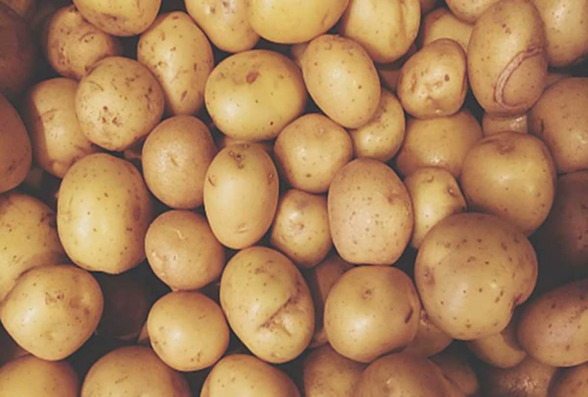 raw potato for fair and glowy skin