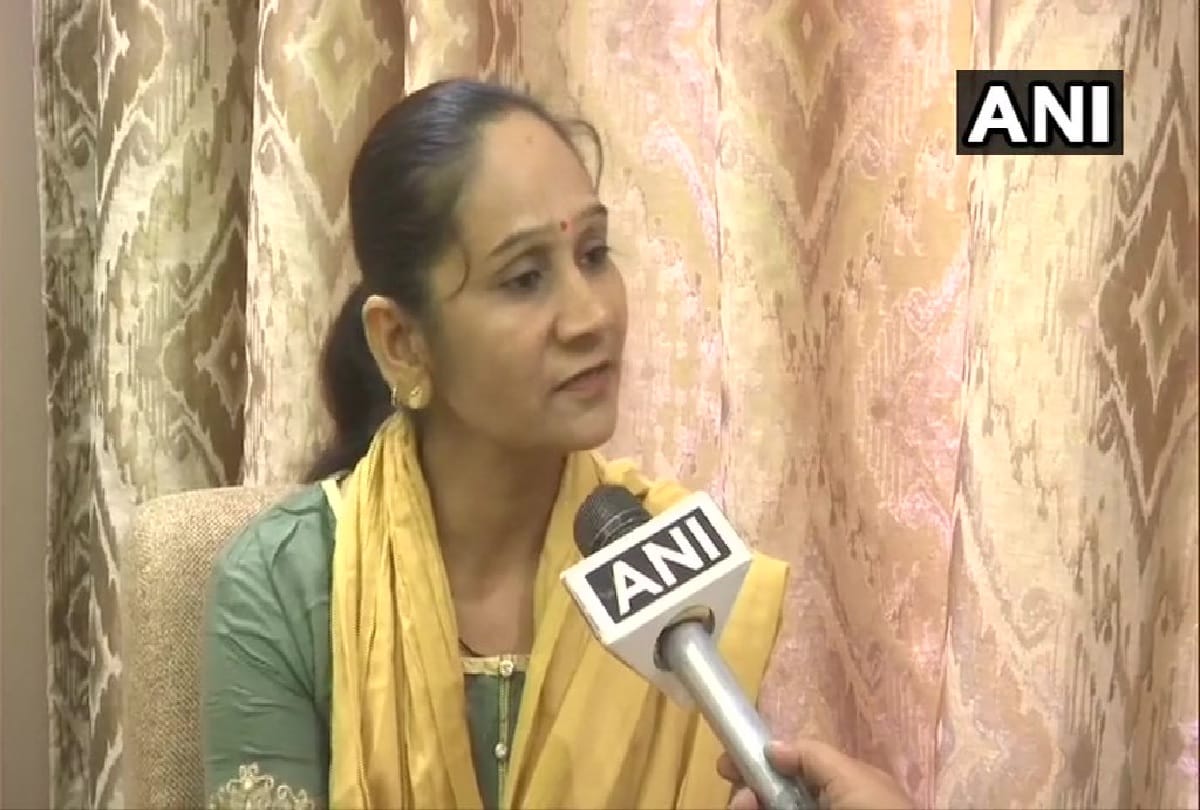 BSP MLA Ramabai alleges BJP offering Rs 50-60 crore and minister post per MLA in Madhya Pradesh