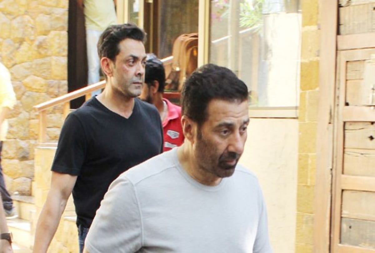Ajay Devgn father Veeru Devgan dies in Mumbai celebs reaching ajay and kajol house
