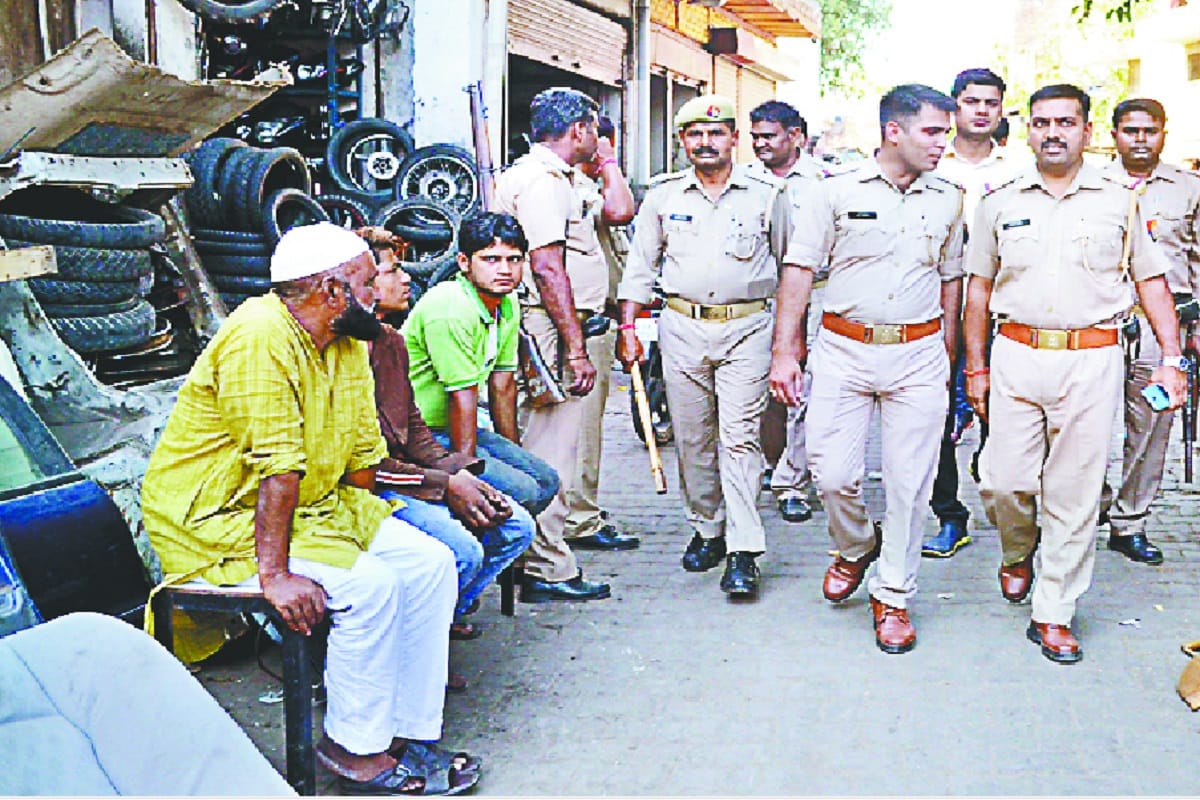bike cutted in a few minutes in SotiGanj Meerut, Police arrested four