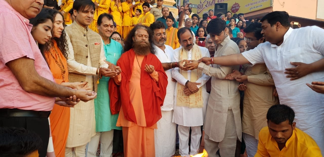 pm modi biopic special screening in ganga ghat rishikesh