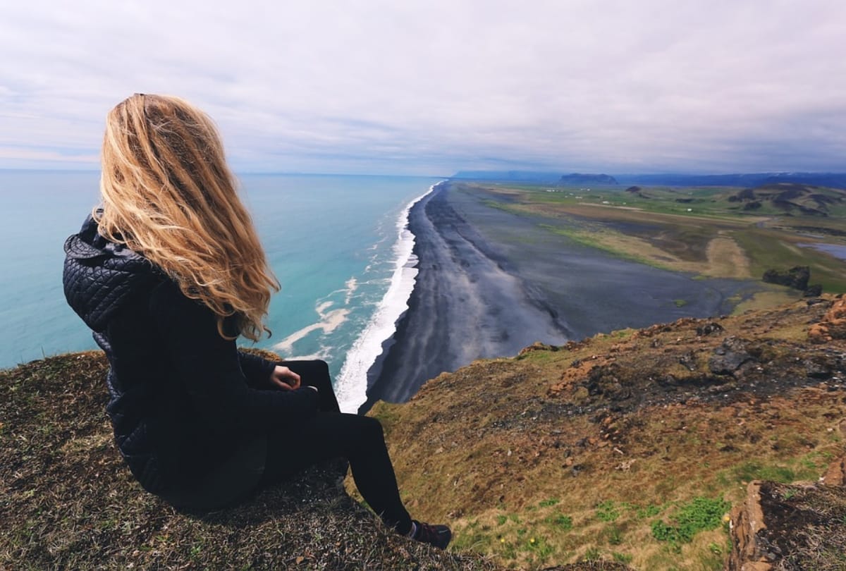 27 year old cassie de pecol become world first female to travel 191 countries on earth