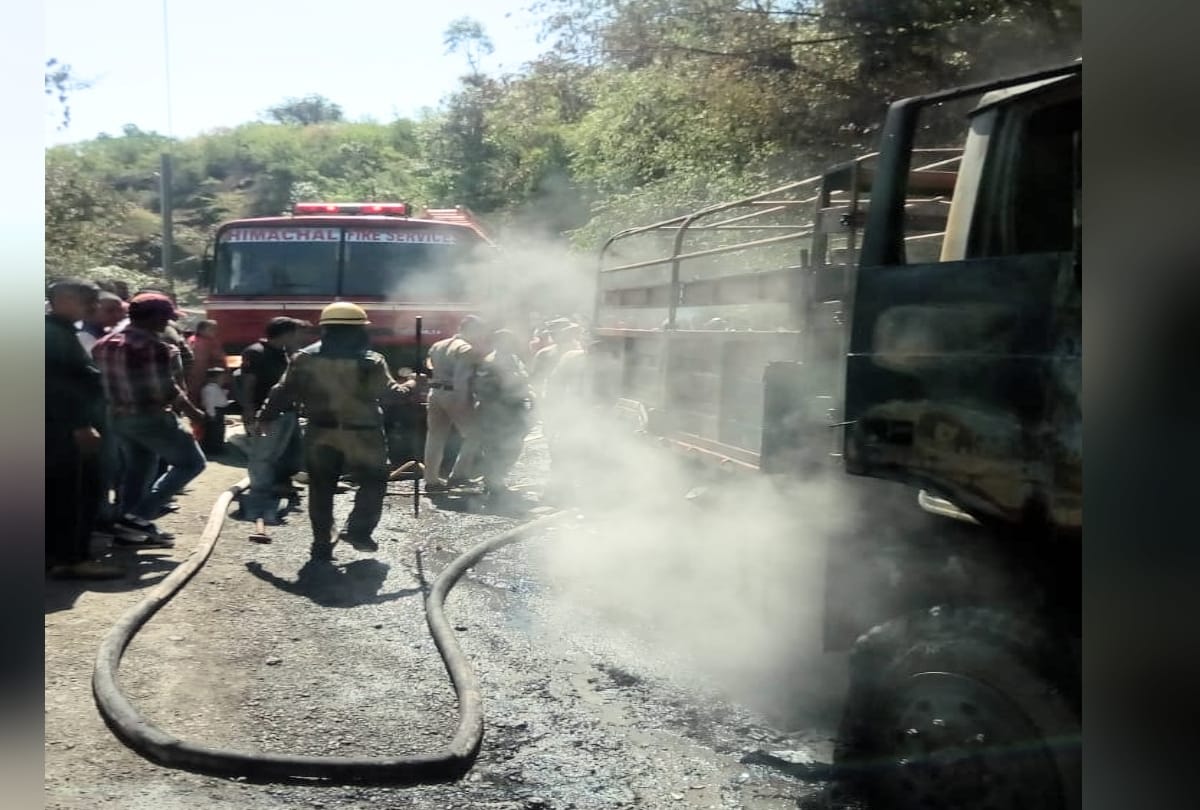 pics of moving army truck on fire in basantpur shimla