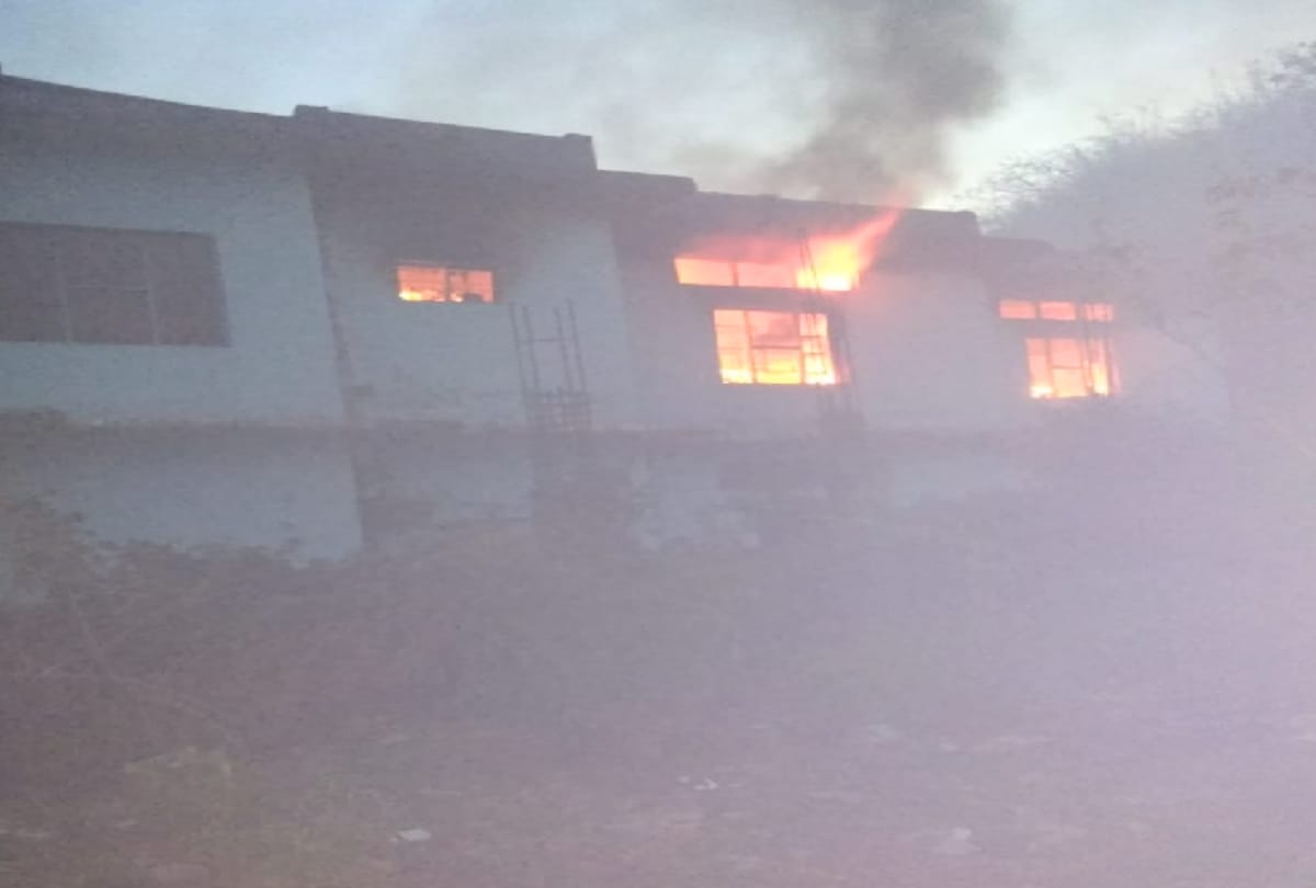 fire broke out in Cosmetic industry in parwanoo solan