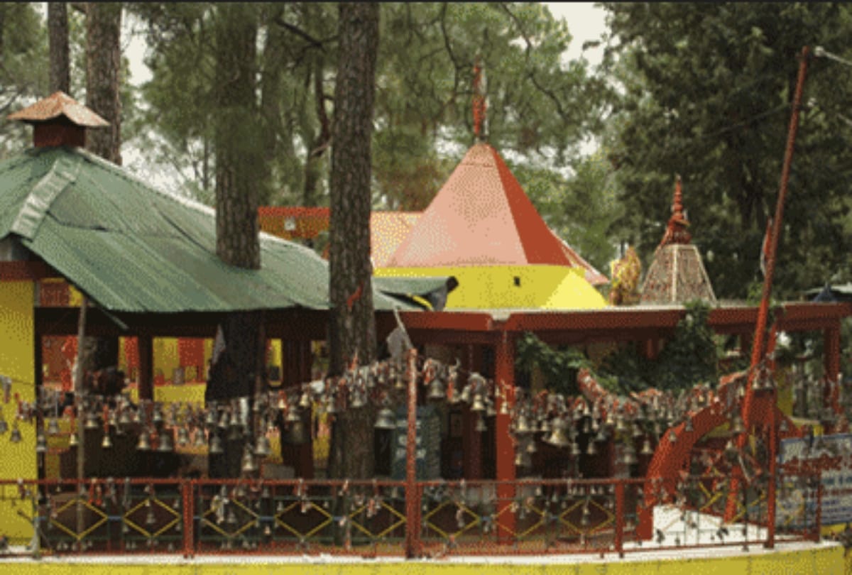 Uttarakhand Golu devta temple people write letter for solve their problems