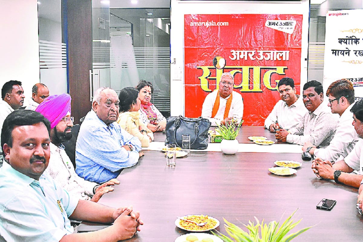 MP Rajendra Agrawal answered many questions of peoples in the Amar Ujala program