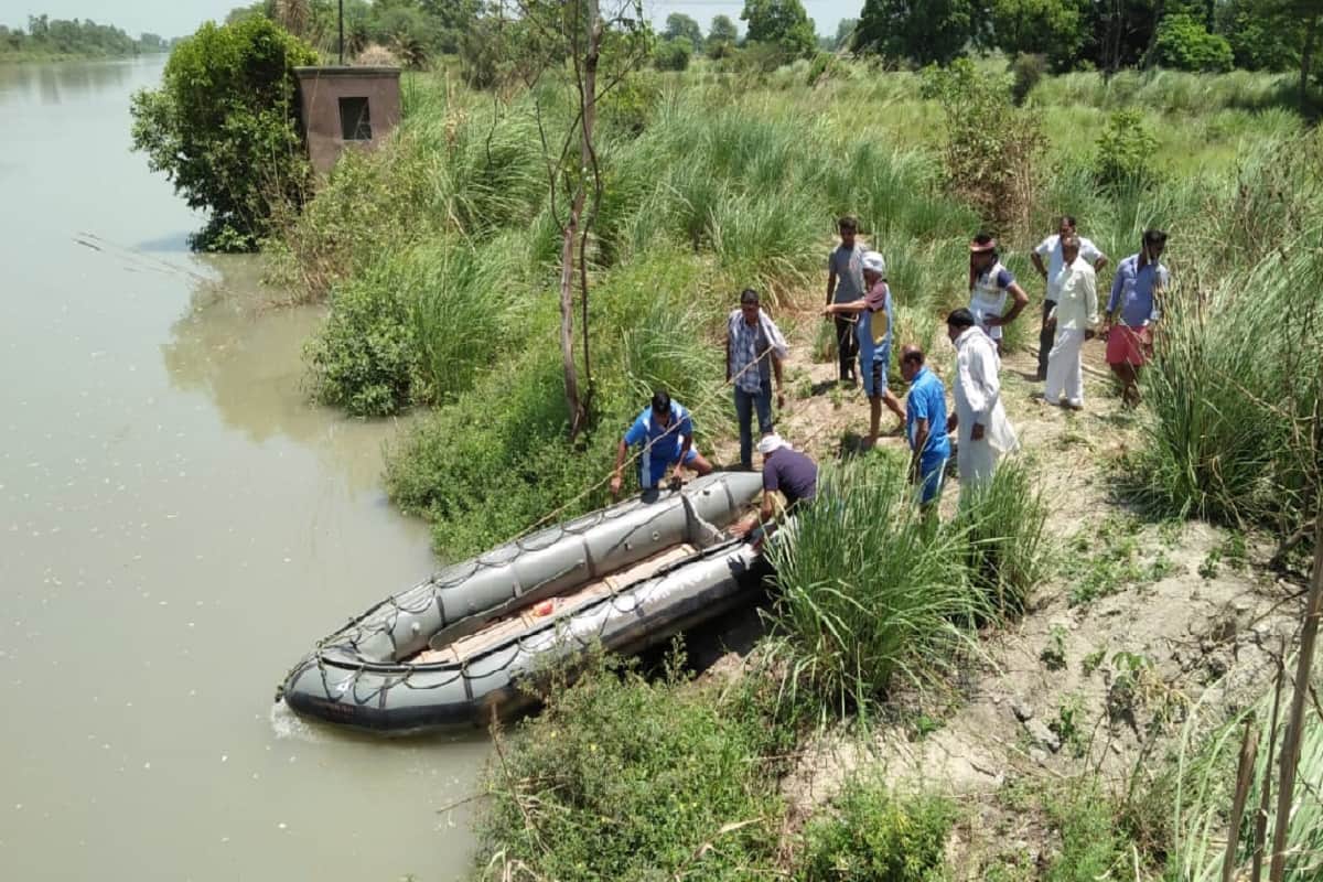 three friends of delhi city sank in Gang canal in Meerut sardhana