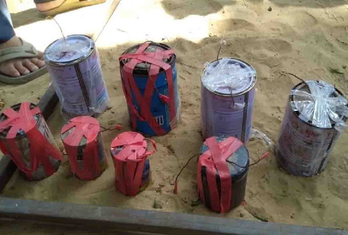 jharkhand police found explosive material in Dumka's under-construction house