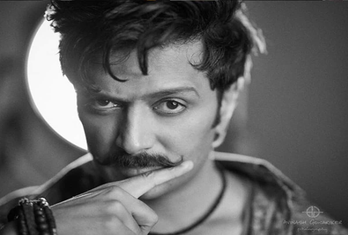 Bollywood Actor Riteish Deshmukh Replied Troller on The Question of Deepika Padukone Film Chhapaak