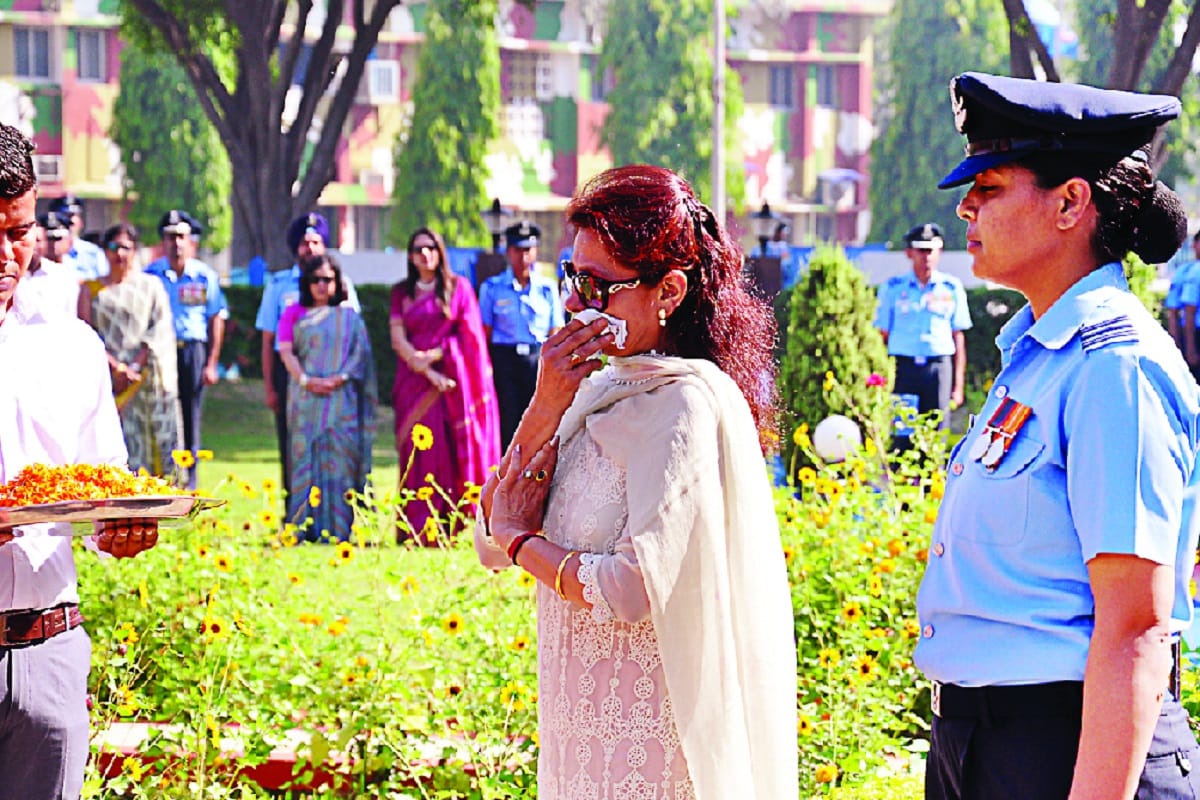 Air Force President BS Dhanoa and all police officers paid tribute to martyrs in saharanpur
