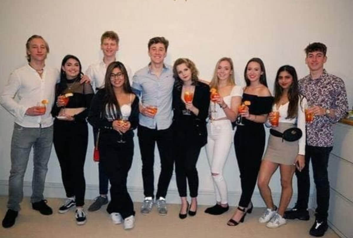 Suhana Khan spotted her friend birthday party pictures gone viral
