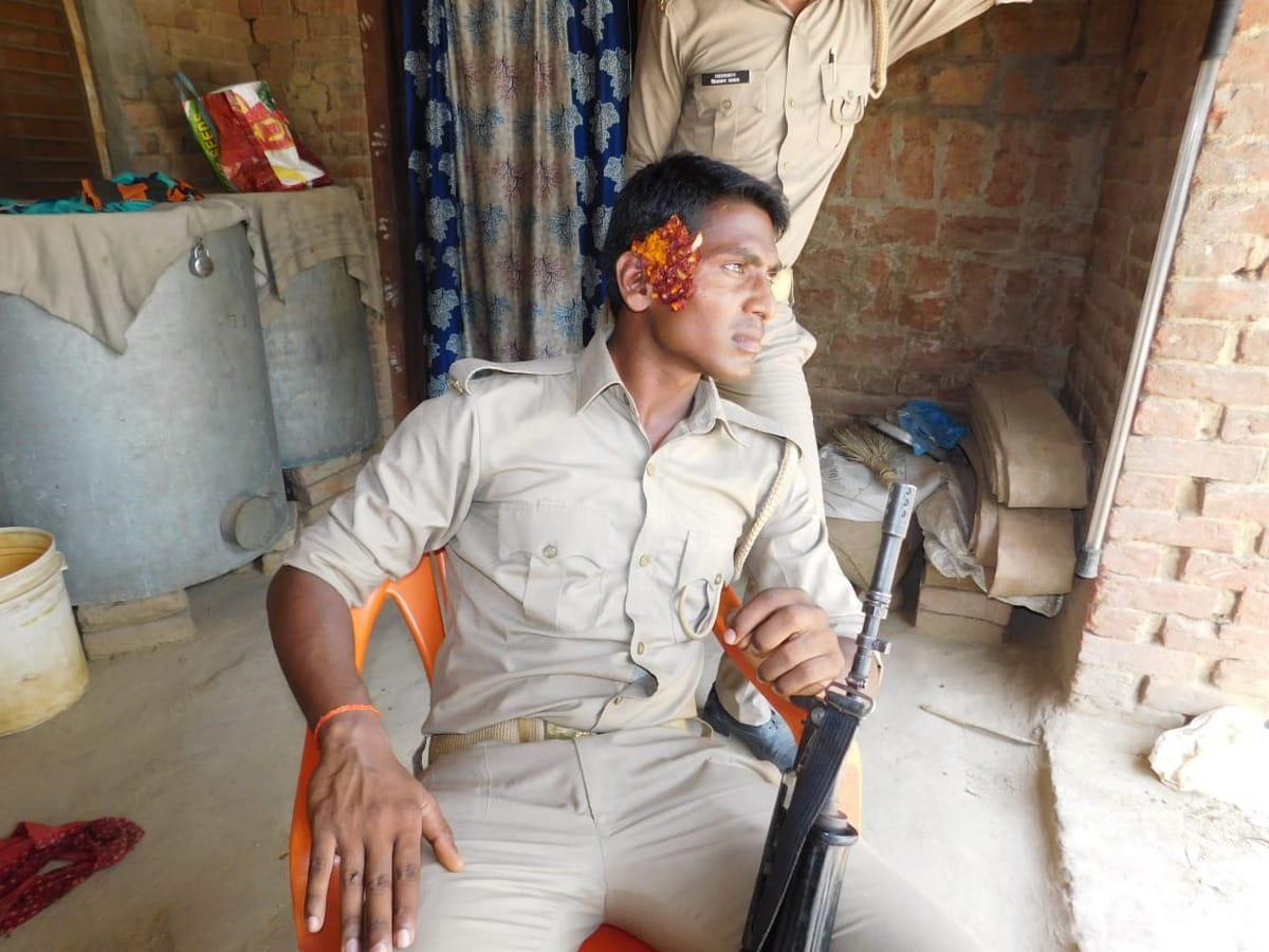clash between police and villagers many policeman injured