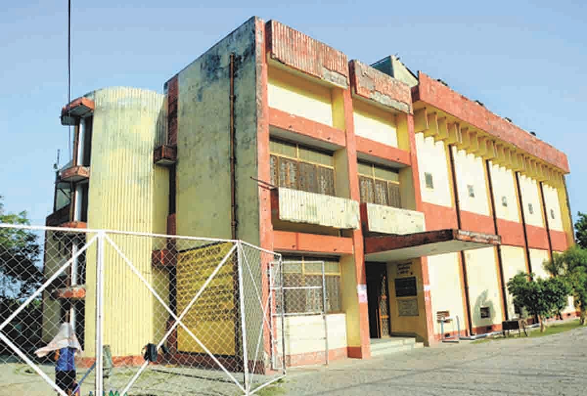 lack of facilities in stadium