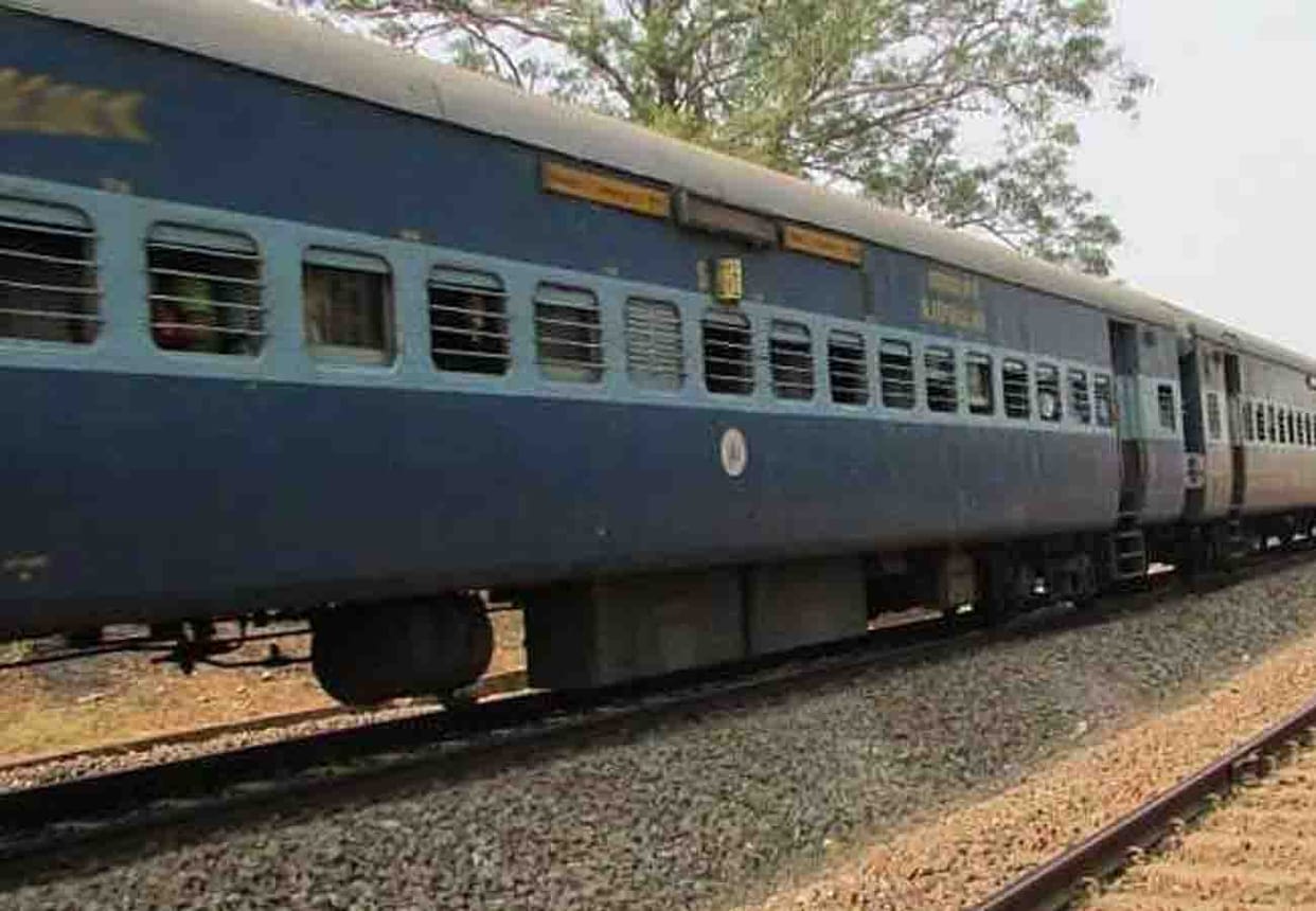 Cattle collies with kalindi express in kannauj