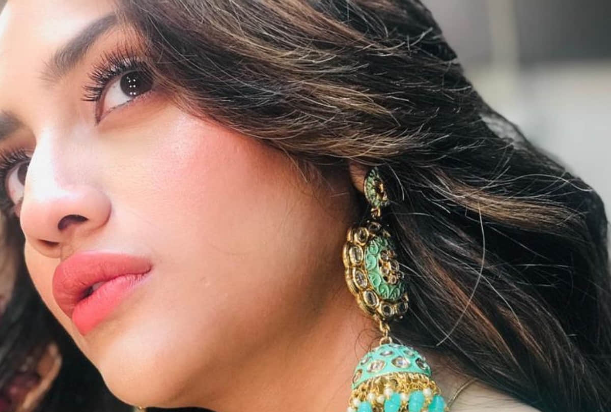 tmc newly MP nusrat jahan react to trollers for trolling her bold photos