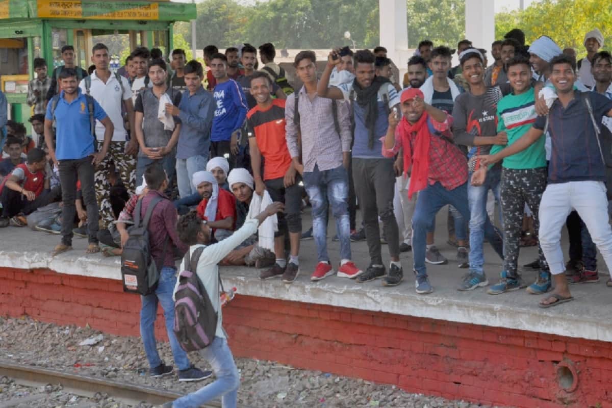 Shamli Railway station, filled with candidates for army recruitment
