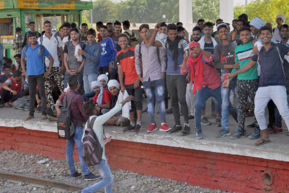 Shamli Railway station, filled with candidates for army recruitment