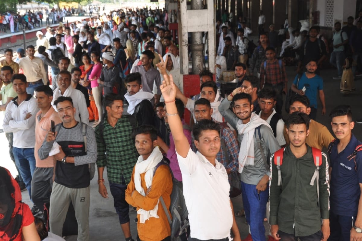 Shamli Railway station, filled with candidates for army recruitment