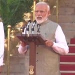 प्रधानमंत्री पद की शपथ लेते नरेंद्र मोदी