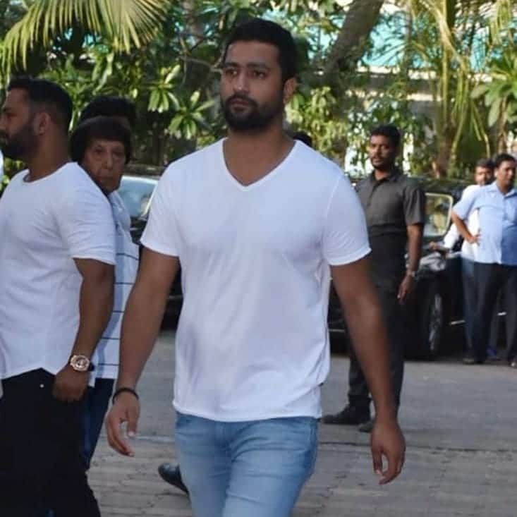 Amitabh Bachchan to Salman Khan bollywood celebrities reached Veeru Devgan Prayer Meet