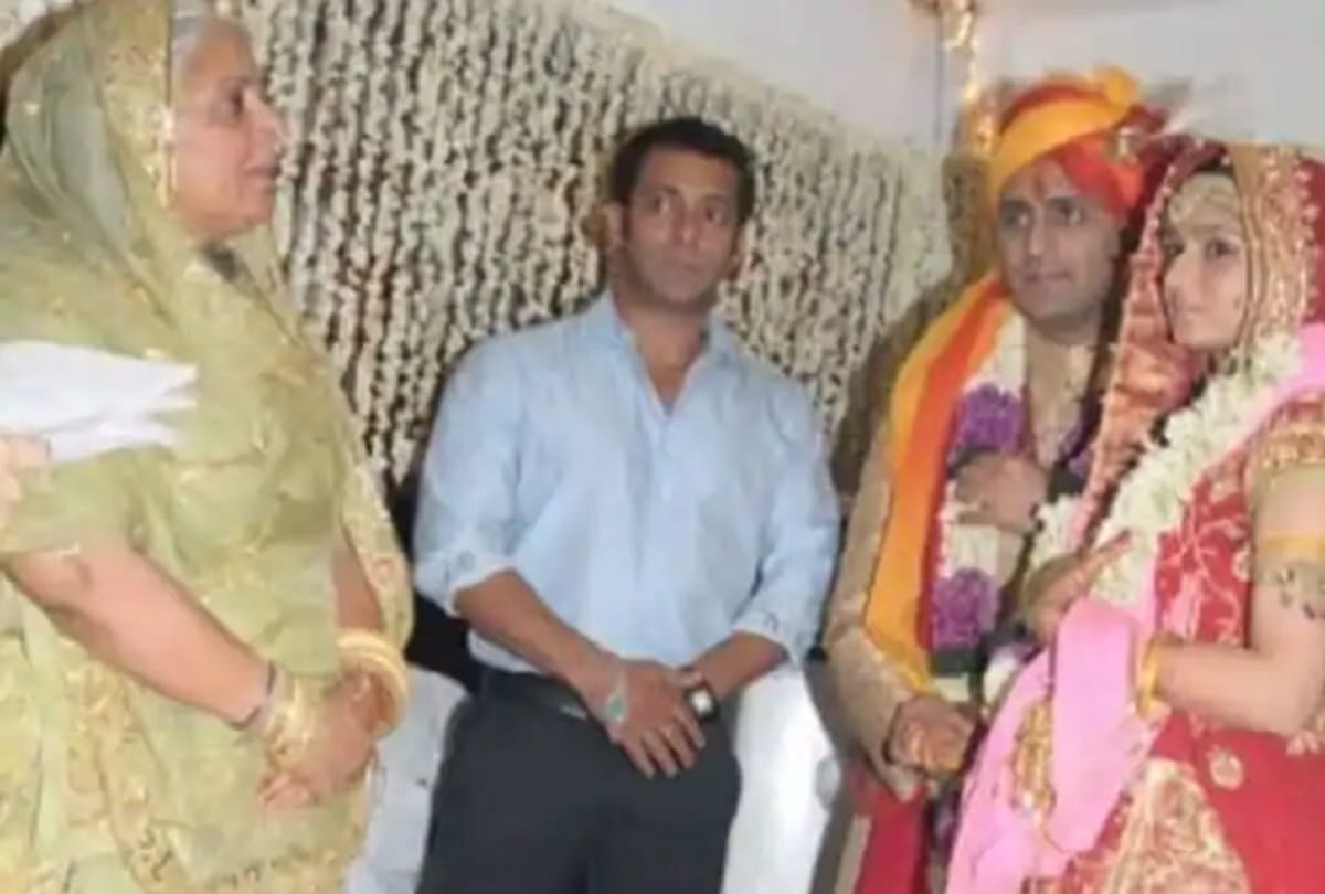 salman khan arrived in a wedding ceremony shirtless with katrina kaif pictures gone viral