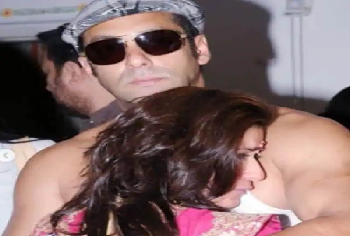 salman khan arrived in a wedding ceremony shirtless with katrina kaif pictures gone viral