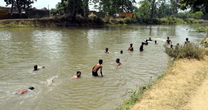 आसमान से बरसी आग, पारा 47 के पार