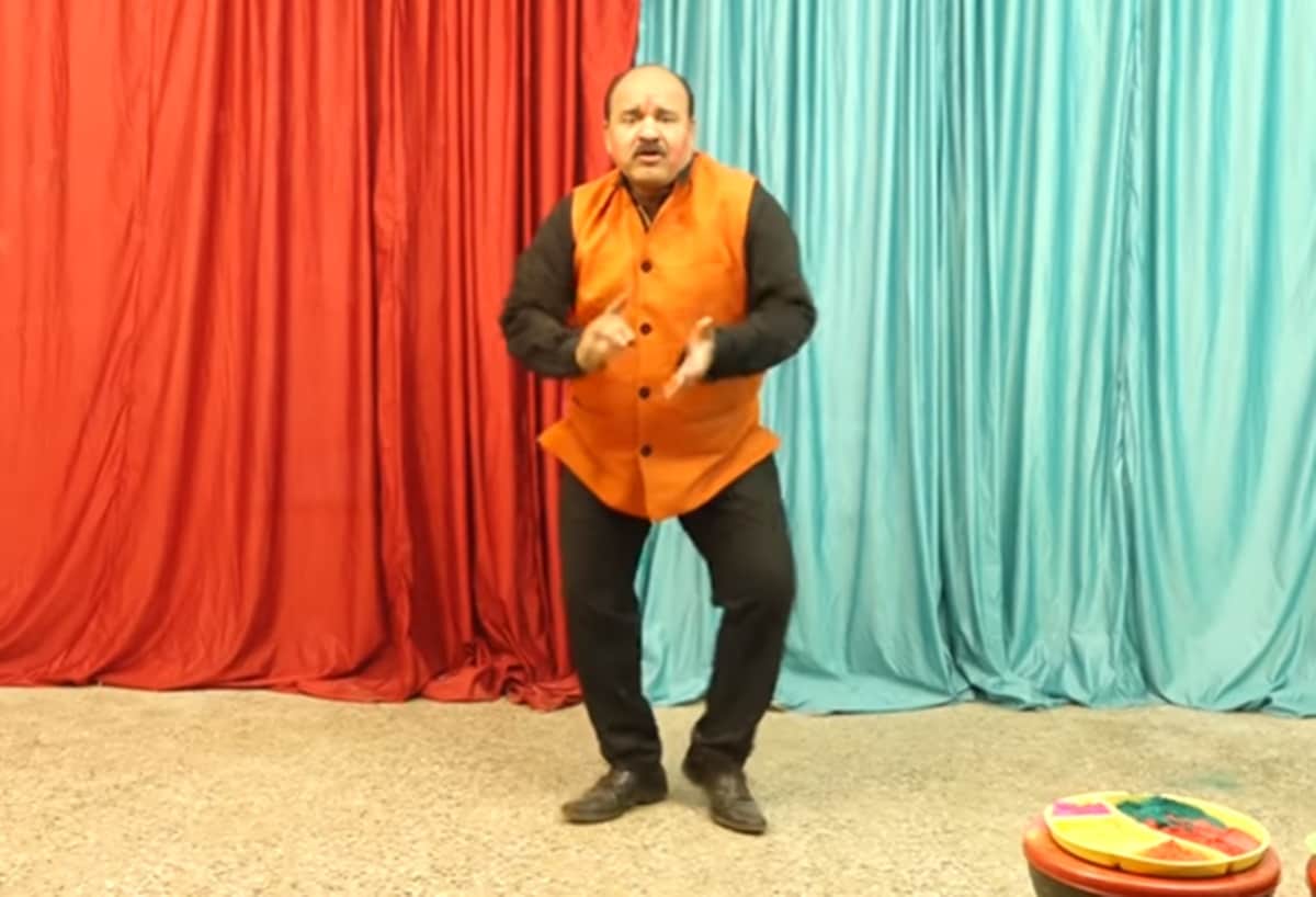 Dancing Uncle One More Video Khaike Pan Banaraswala Song Viral On Social Media