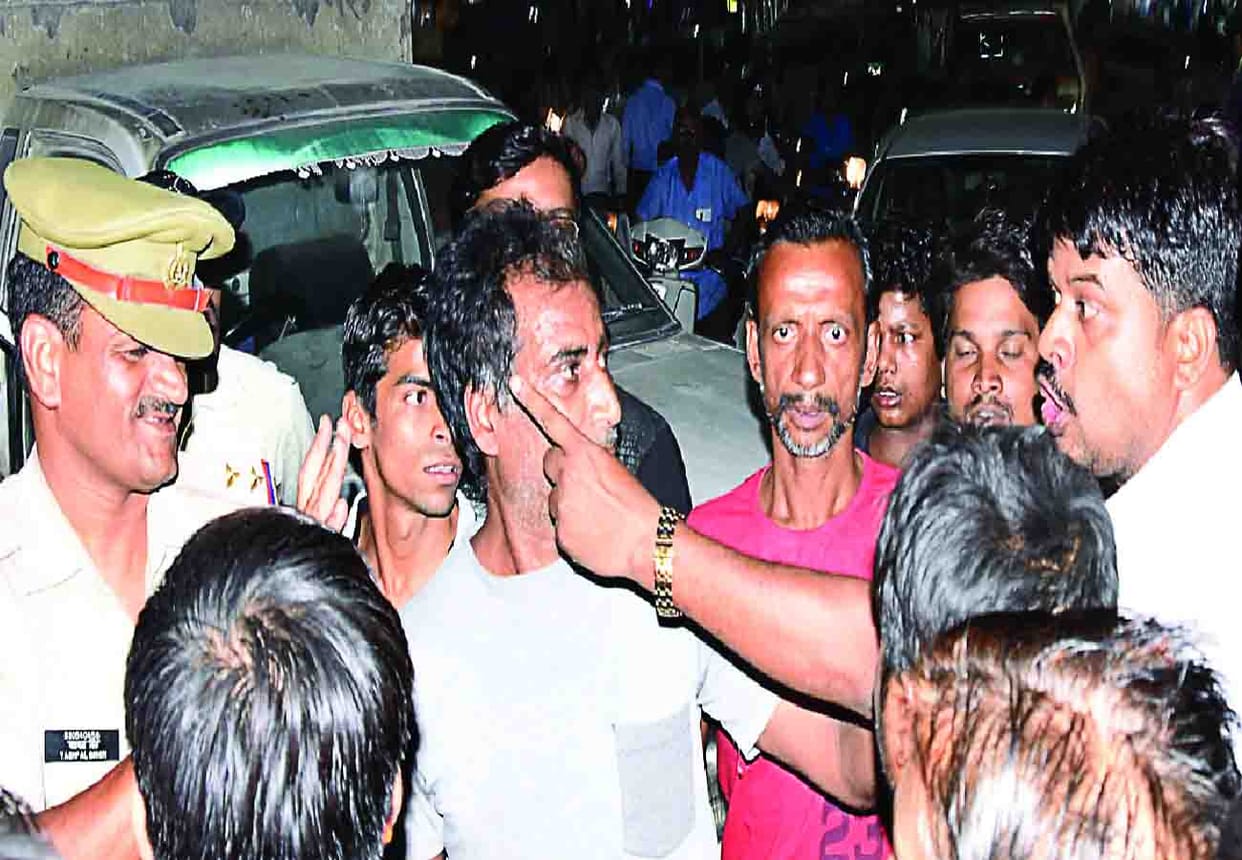 Sub Inspector beat a driver in kanpur