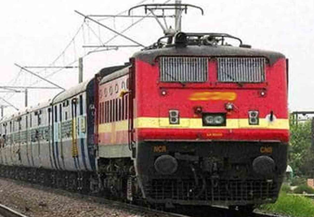 goods train engine failure on kanpur kasganj, rail route affected