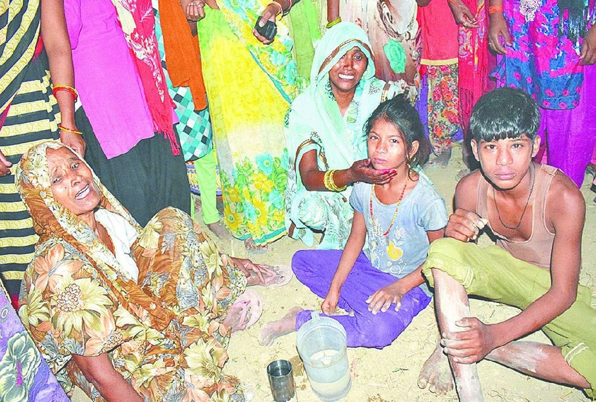 अज्ञात वाहन की टक्कर से बाइकसवार की मौत
