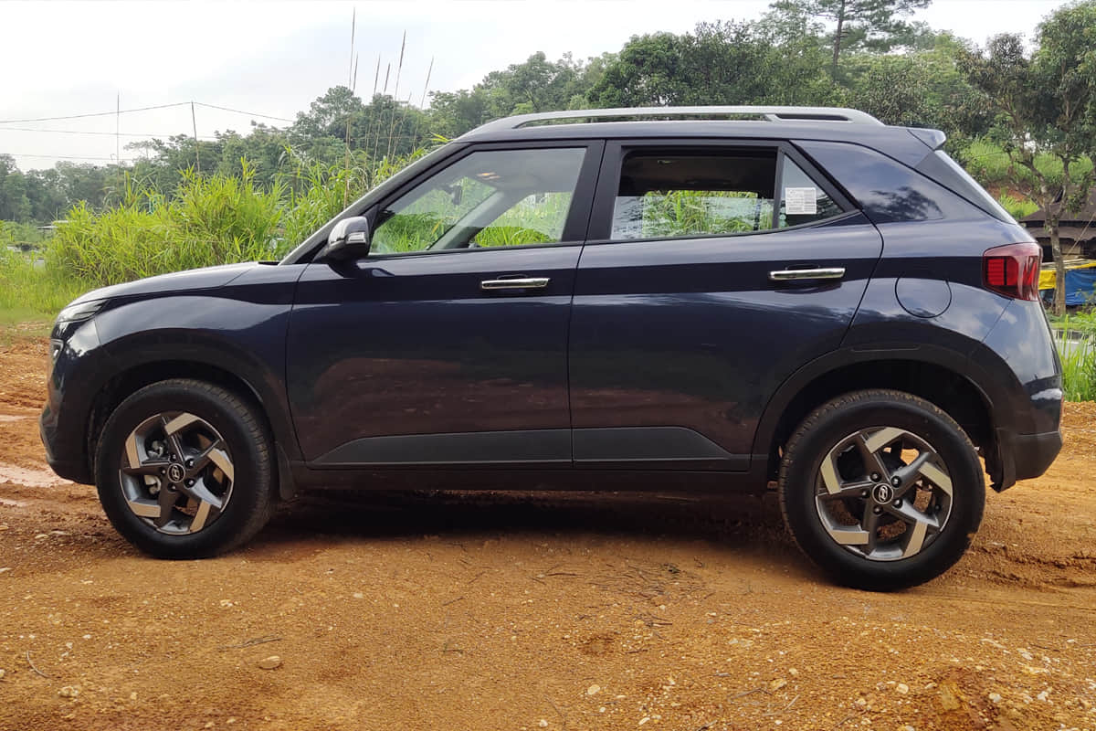 hyundai venue sales 2020 hyundai venue diesel variants hyundai venue petrol variants hyundai venue features hyundai venue interior design hyundai motor india hyundai motors