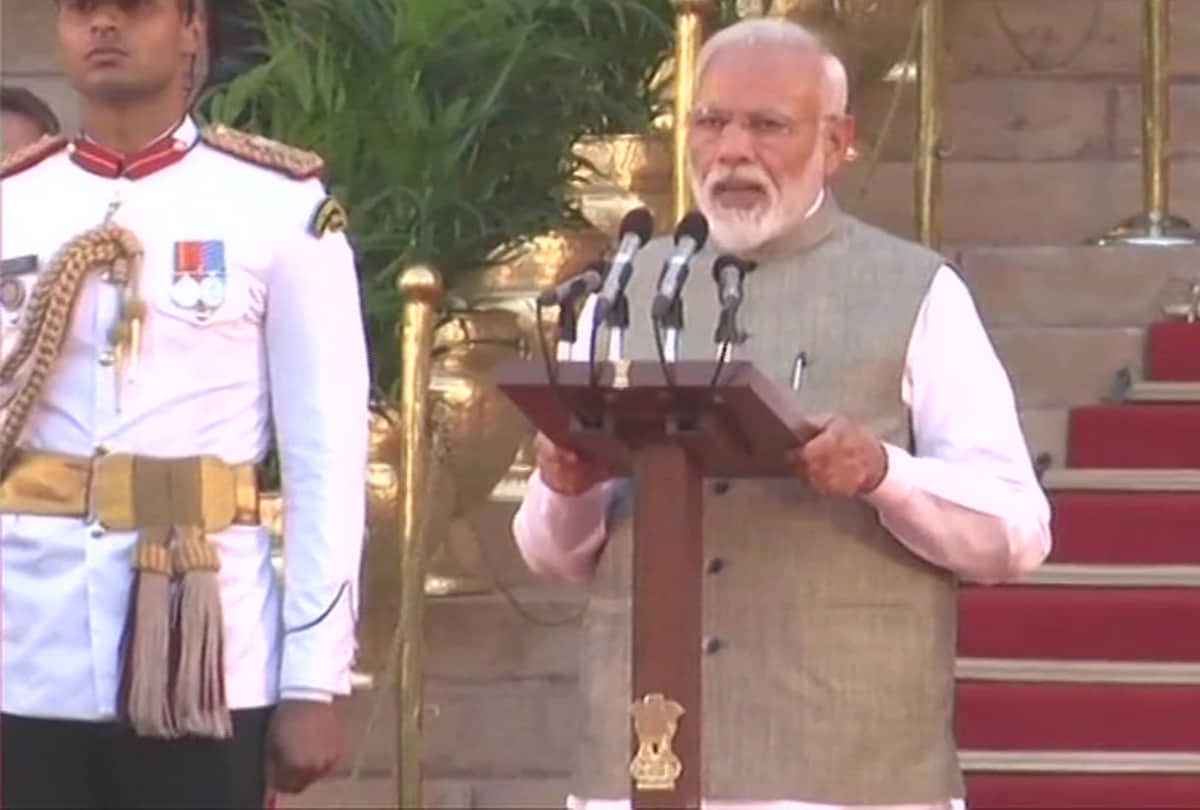 Modi Swearing-In : Prime Minister Narendra Modi took oath along with his cabinet