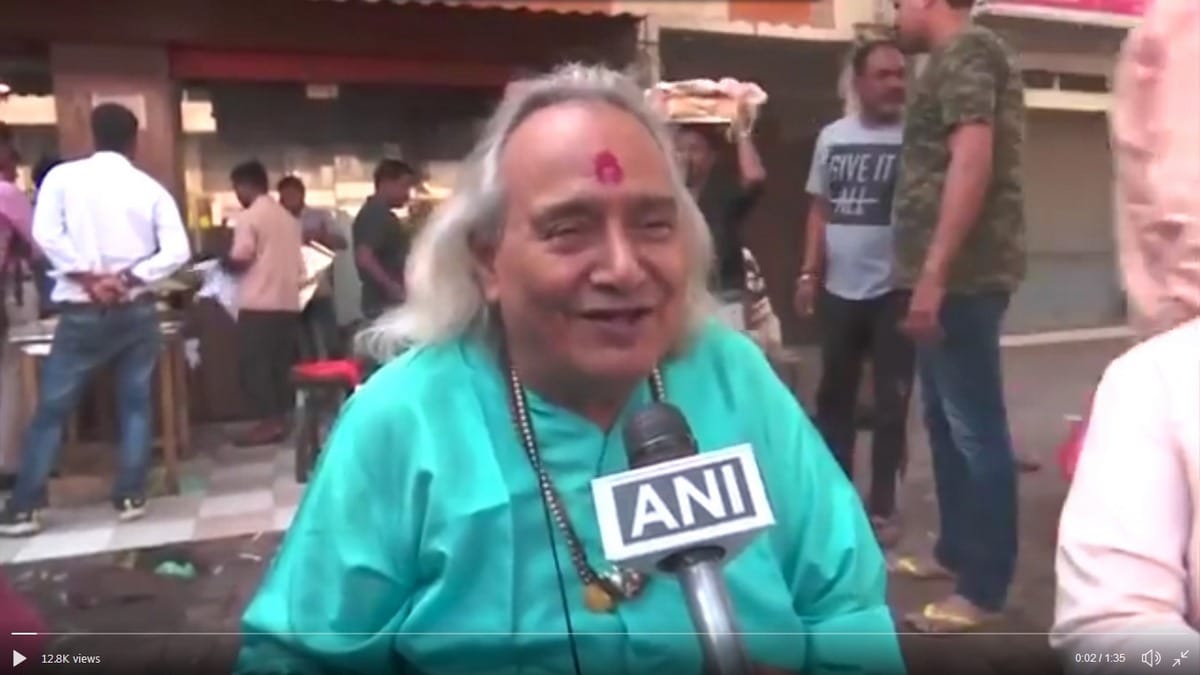 Narendra Modi swearing-in ceremony Pandit Chhannulal Mishra sings a Badhaiya for modi