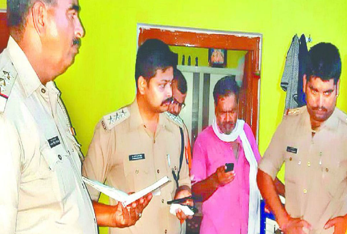 Loot at Bjp Leader Home in Mohanpura Nagar Panchayat Kasganj Police Not Catch Criminals