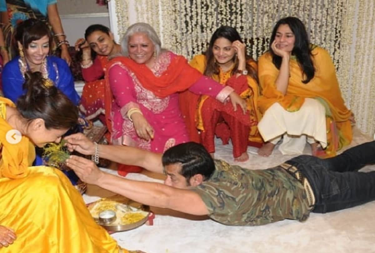 Salman Khan wearing Ganji in Bina Kak daughter wedding actress shared pictures