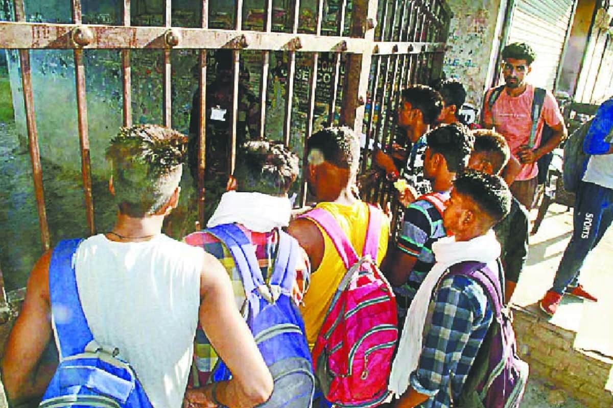 indian army recruitment rally in Baghpat and candidates are using narcotic drugs