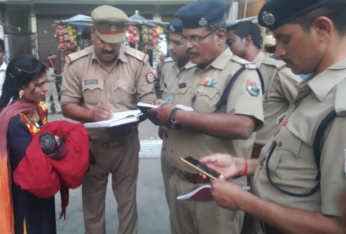 sipahis helped to a pregnant lady in lucknow