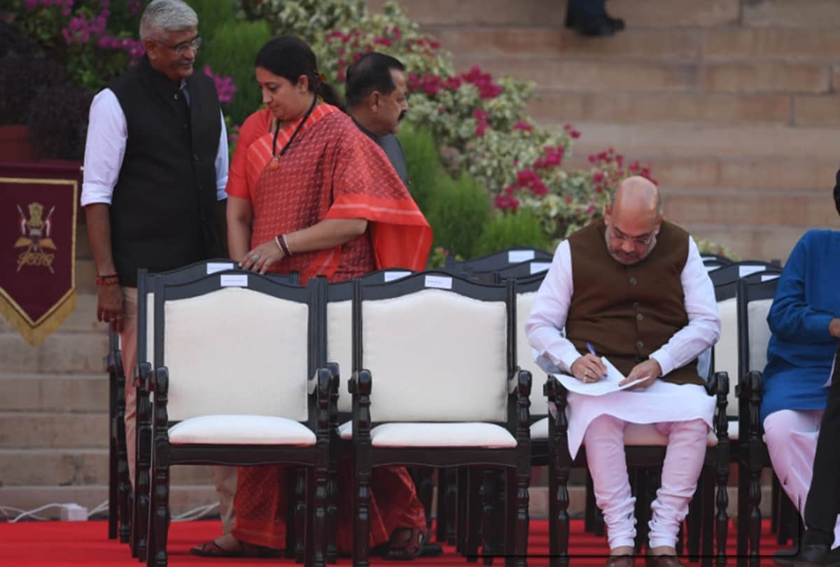 cabinet ministers of india 2019 Smriti Irani Worked As A Waiter Before Entering Television Industry