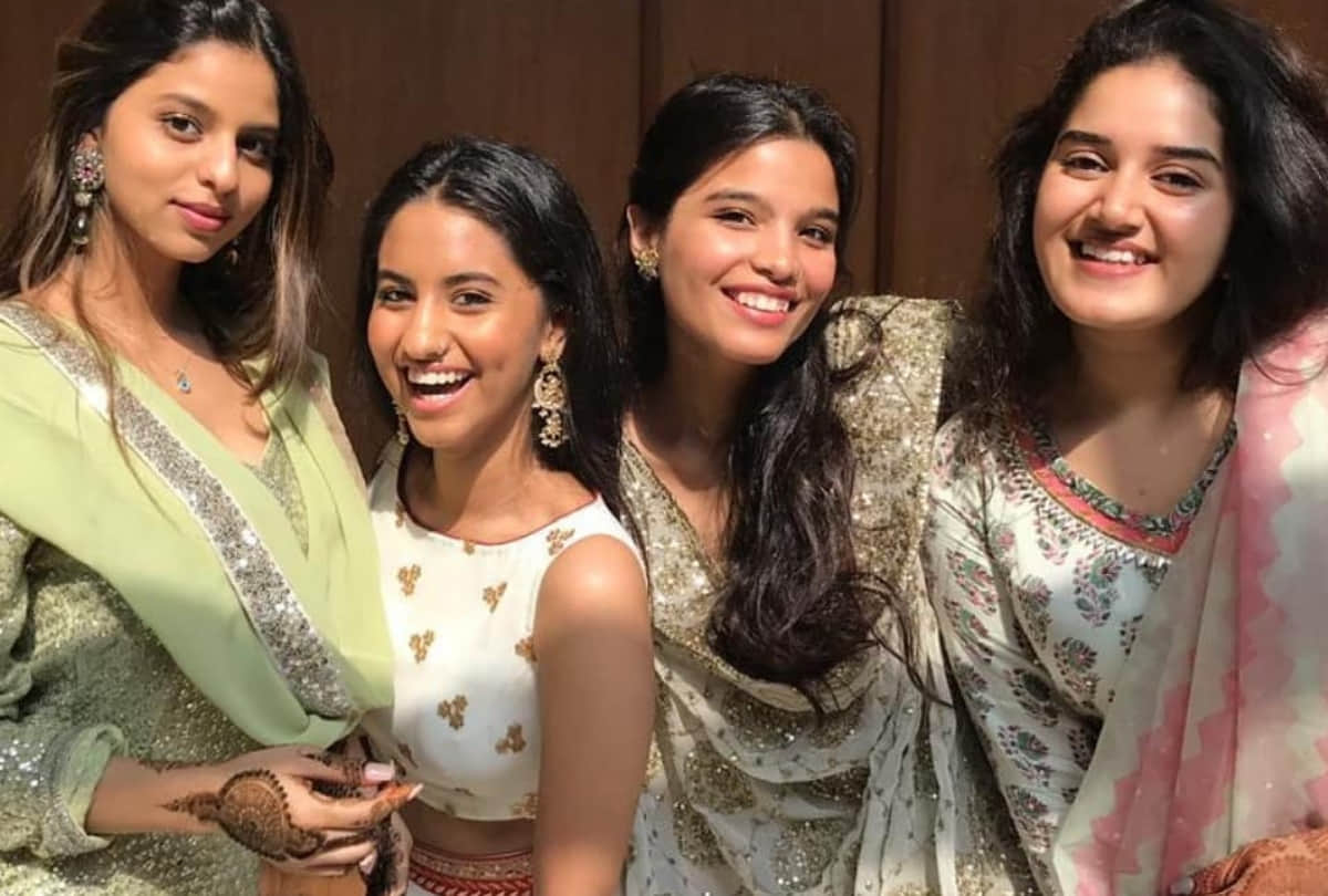 suhana khan shahrukh khan daughter enjoys a family wedding