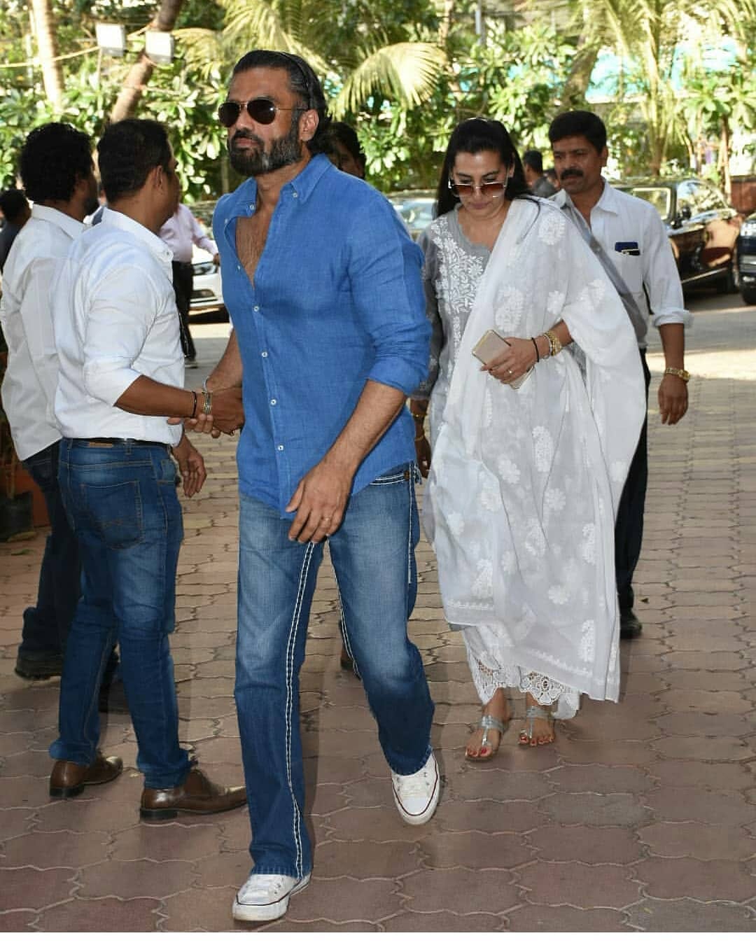 Amitabh Bachchan to Salman Khan bollywood celebrities reached Veeru Devgan Prayer Meet