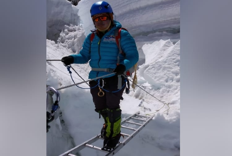 Farmer's daughter wins Mount Everest