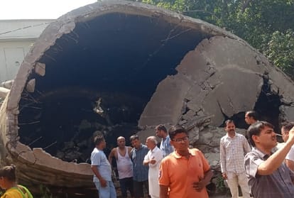 सिविल अस्पताल के पास गिरी 120 फुट ऊंची पानी की टंकी
