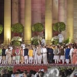 मोदी के साथ गुरुवार को 57 मंत्रियों ने शपथ ली