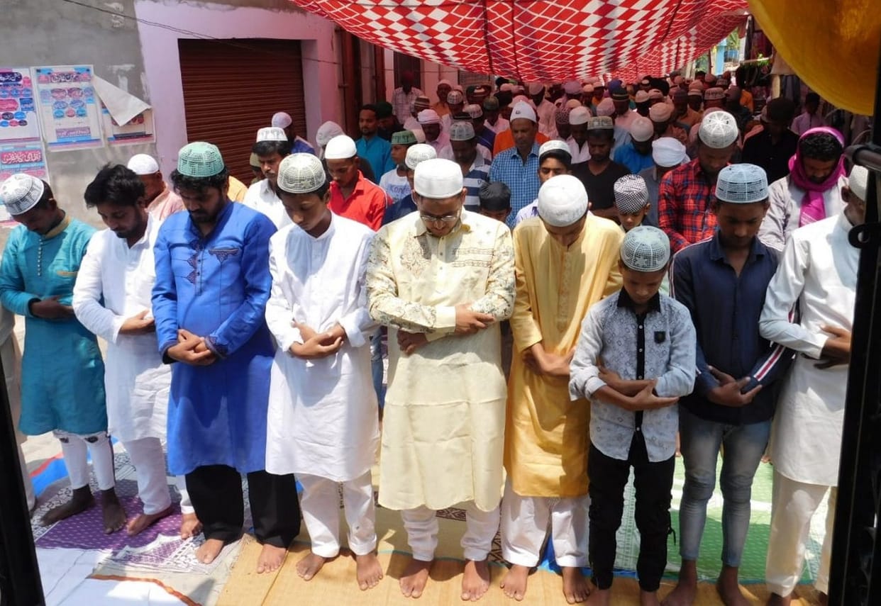 जुमा अलविदा की नमाज पढ़कर मांगी अमन की दुआएं